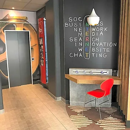 酒店 里尔中心大广场宜必思酒店